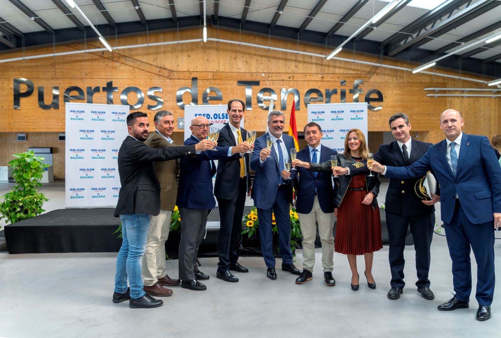 Brindis inaugural de la nueva ruta Canarias - Huelva en la terminal de cruceros de Santa Cruz de Tenerife