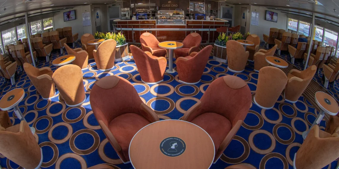 Clase Oro lounge of the fast ferry Bajamar Express